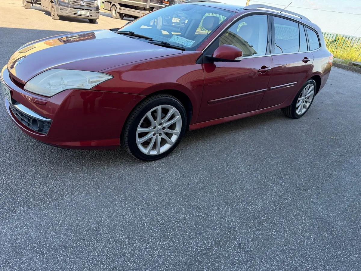 Renault Laguna 2.0dci Initiale Paris Estate - Image 2
