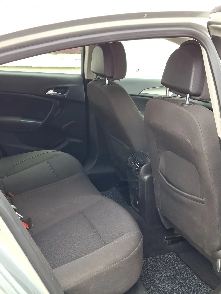 Opel Insignia 2010 - Image 4