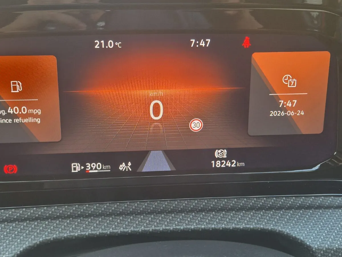 Volkswagen Golf 2023 - Image 2