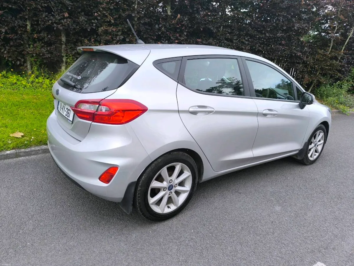 181 Ford Fiesta 1.1 Zetec Petrol **LOW MILEAGE** - Image 6