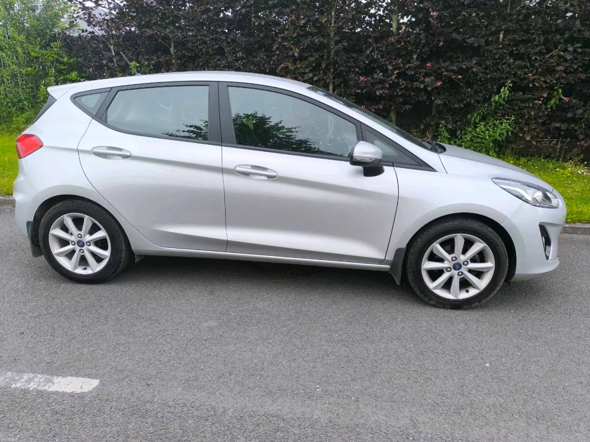 Ford Fiesta 1.1 Zetec Petrol **LOW MILEAGE** - Image 4