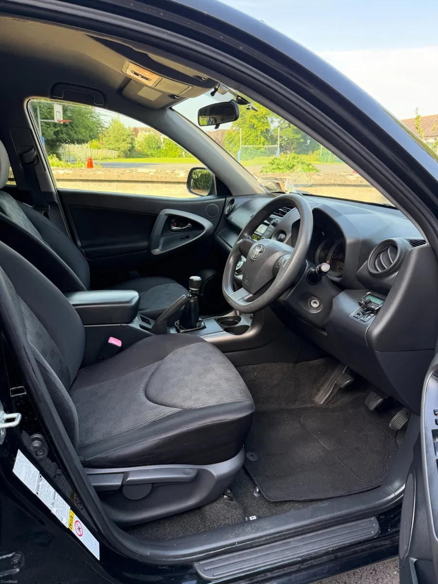 Toyota RAV4 2012 - Image 5