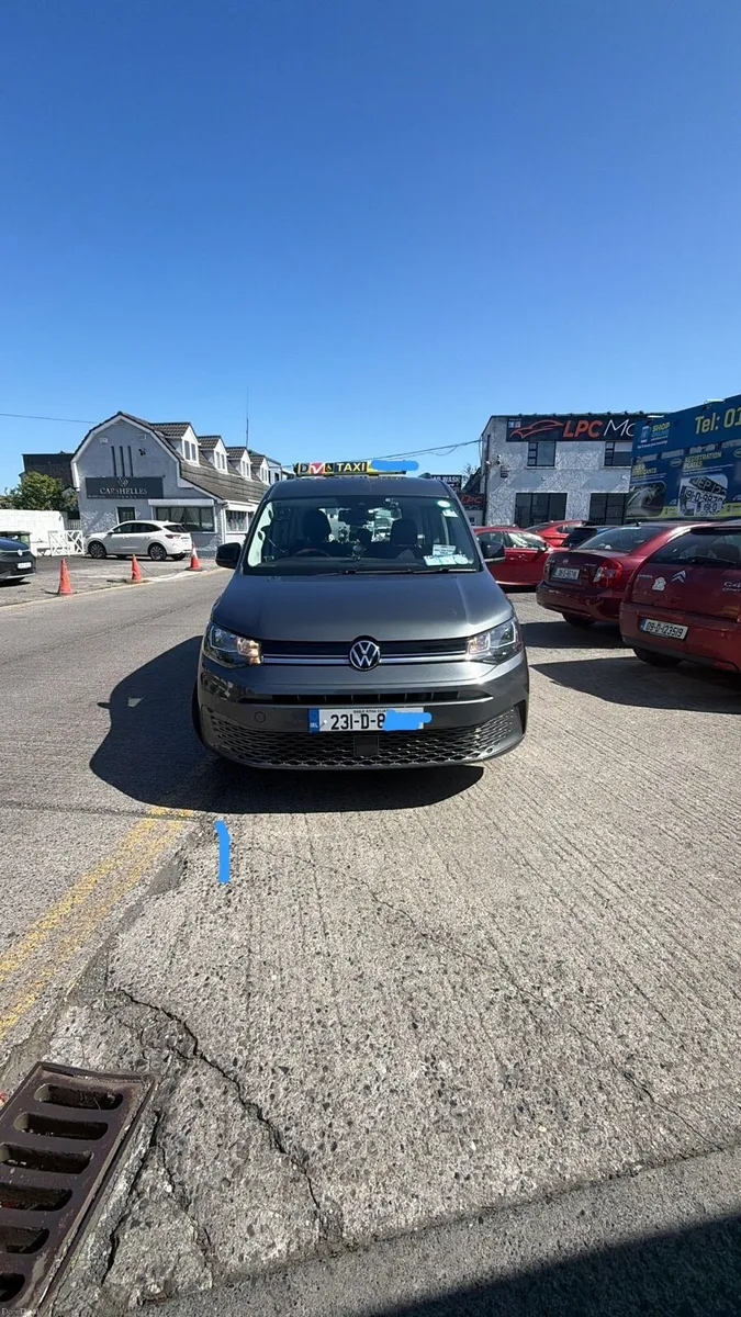 Taxi for sale VW Caddy wheel chair 2023 7 seats - Image 1