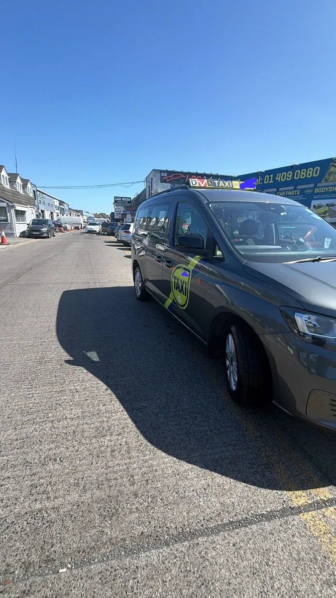 Taxi for sale VW Caddy wheel chair 2023 7 seats - Image 3