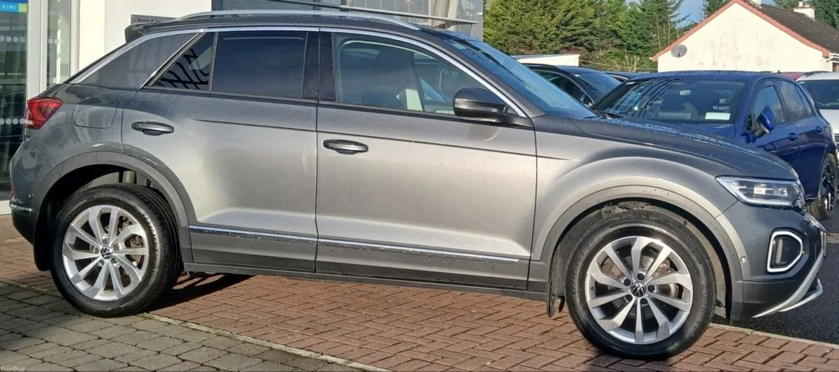 Volkswagen T-Roc Style 2.0 TDI 116HP **REAR VIEW C - Image 2
