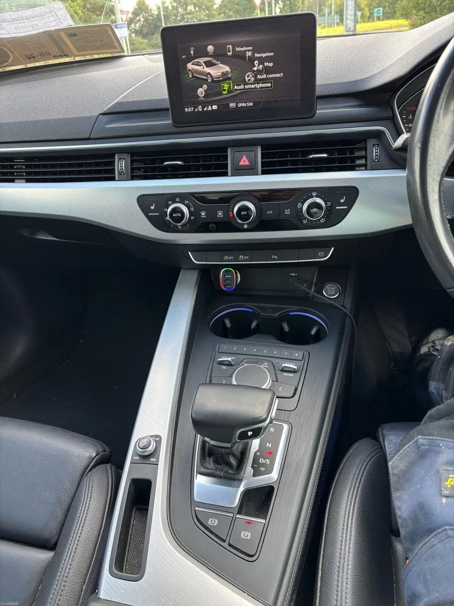 Audi A4 2019 Automatic - Image 6