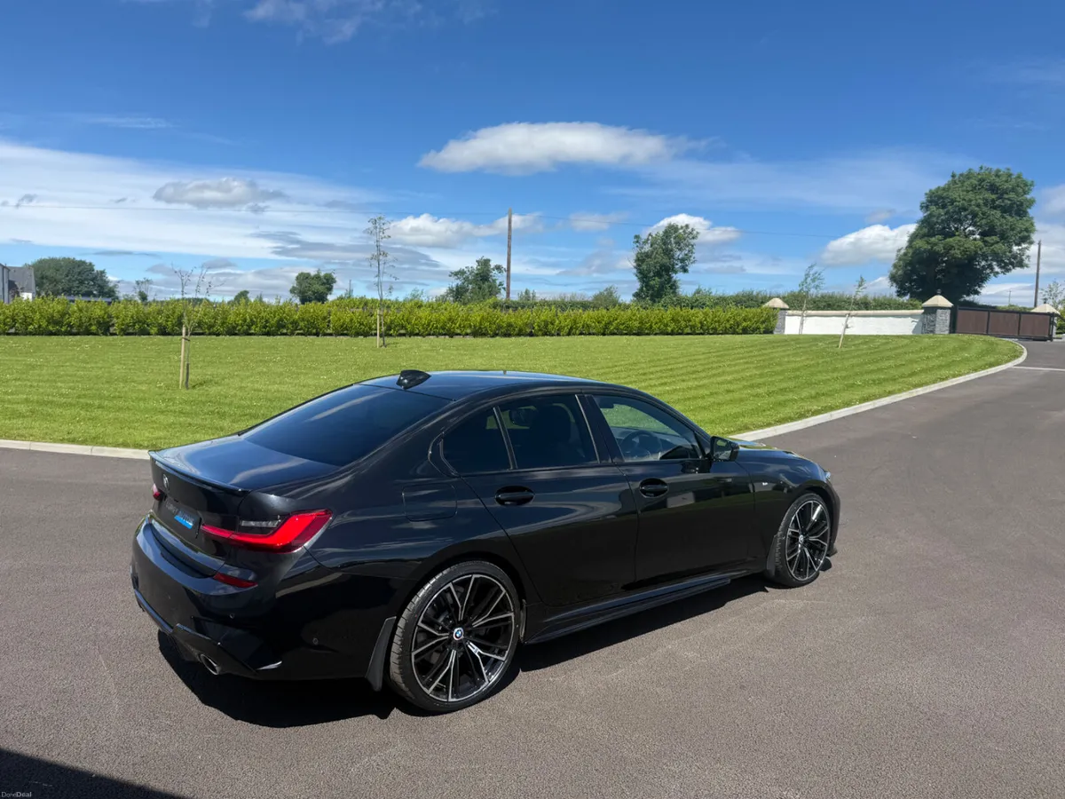 211 BMW 330E M SPORT - Image 4