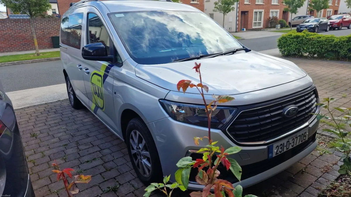 Ford Tourneo Connect 2023 Wheelchair Accessible - Image 3