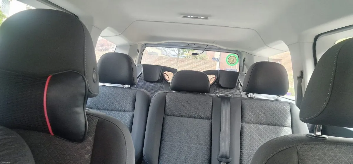 Ford Tourneo Connect 2023 Wheelchair Accessible - Image 4
