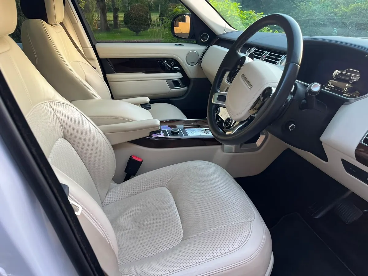 Range Rover P400 Vogue - Image 6