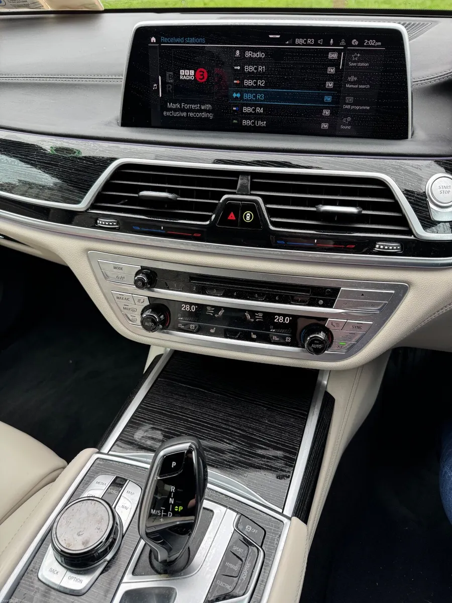 BMW 7-Series 2021 - Image 4