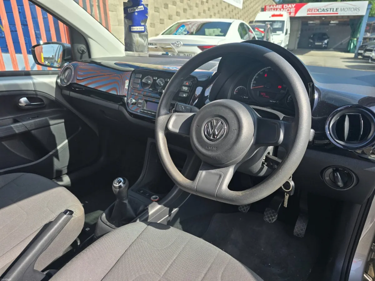 Volkswagen up! MOVE 1.0 MANUAL 5SPEED 5DR 75HP - Image 3