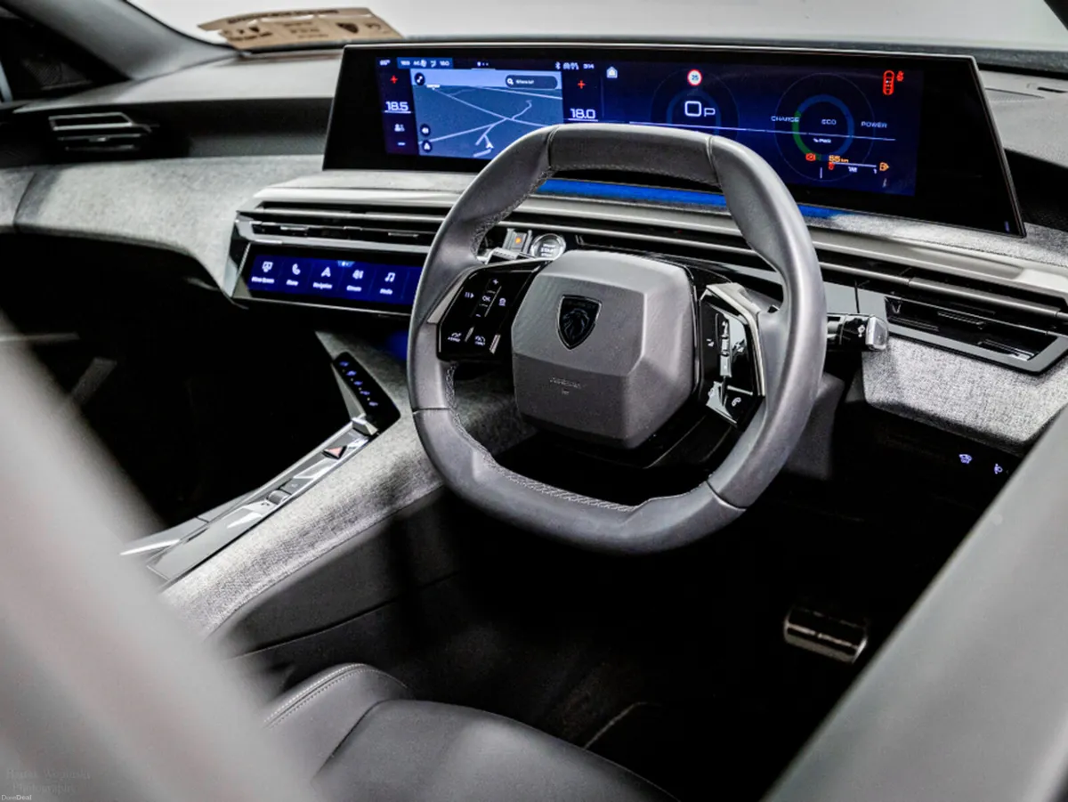 Peugeot 3008 Allure Hybrid Auto 145HP - Image 2