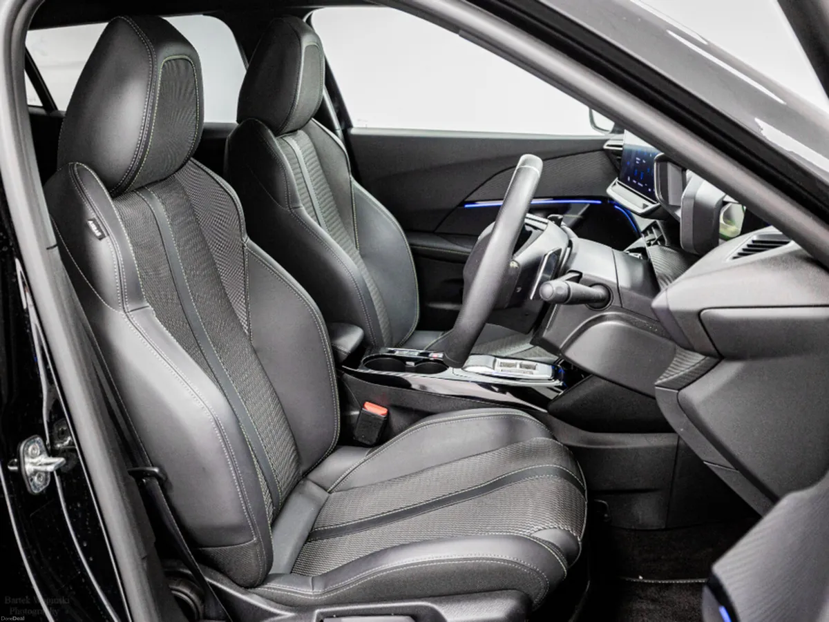 Peugeot 2008 GT Hybrid Auto 145HP - Image 3