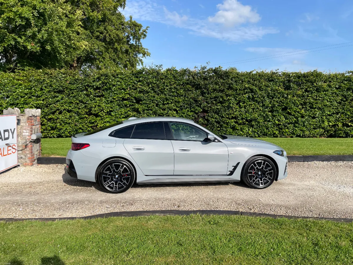 BMW i4 EDRIVE40 M SPORT ELECTRIC 84 Kwh. - Image 4