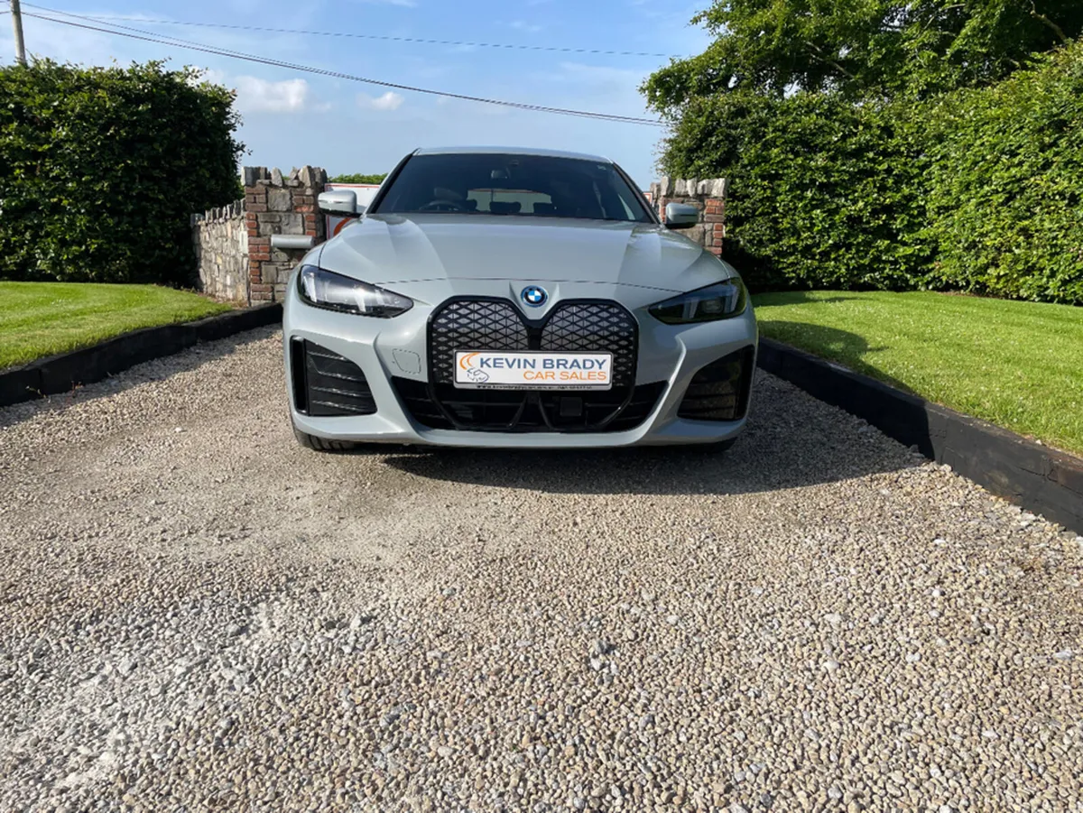 BMW i4 EDRIVE40 M SPORT ELECTRIC 84 Kwh. - Image 2