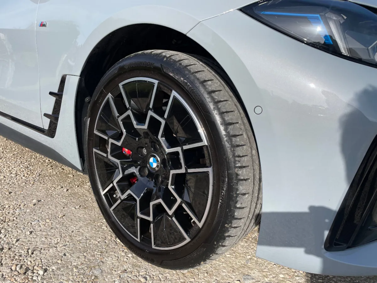 BMW i4 EDRIVE40 M SPORT ELECTRIC 84 Kwh. - Image 6