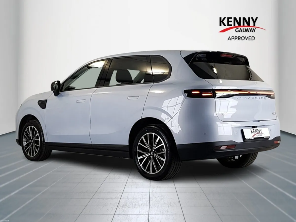 Leapmotor B10 HYBRID EV DESIGN 900KM - Image 5