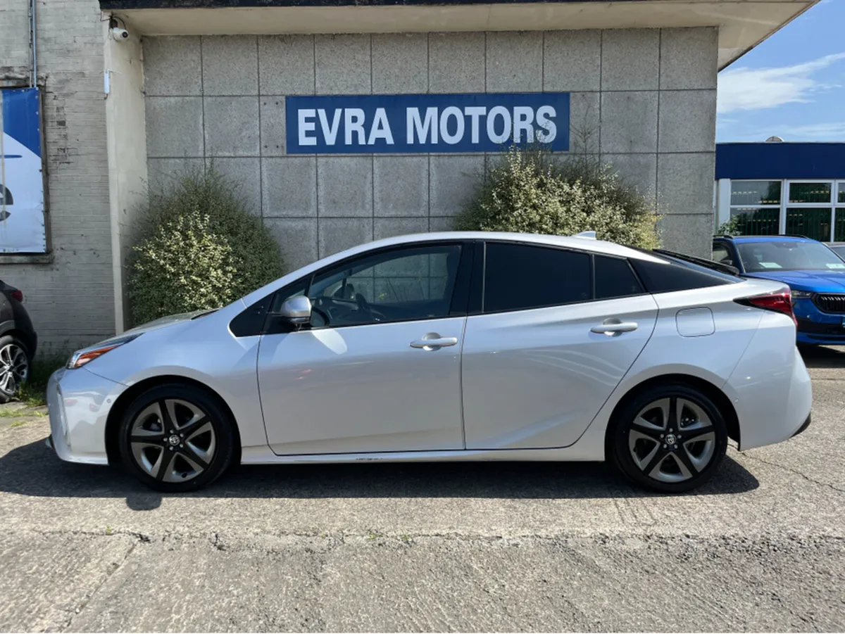 Toyota Prius TOURING SELECTION HYBRID AUTOMATIC 1. - Image 6