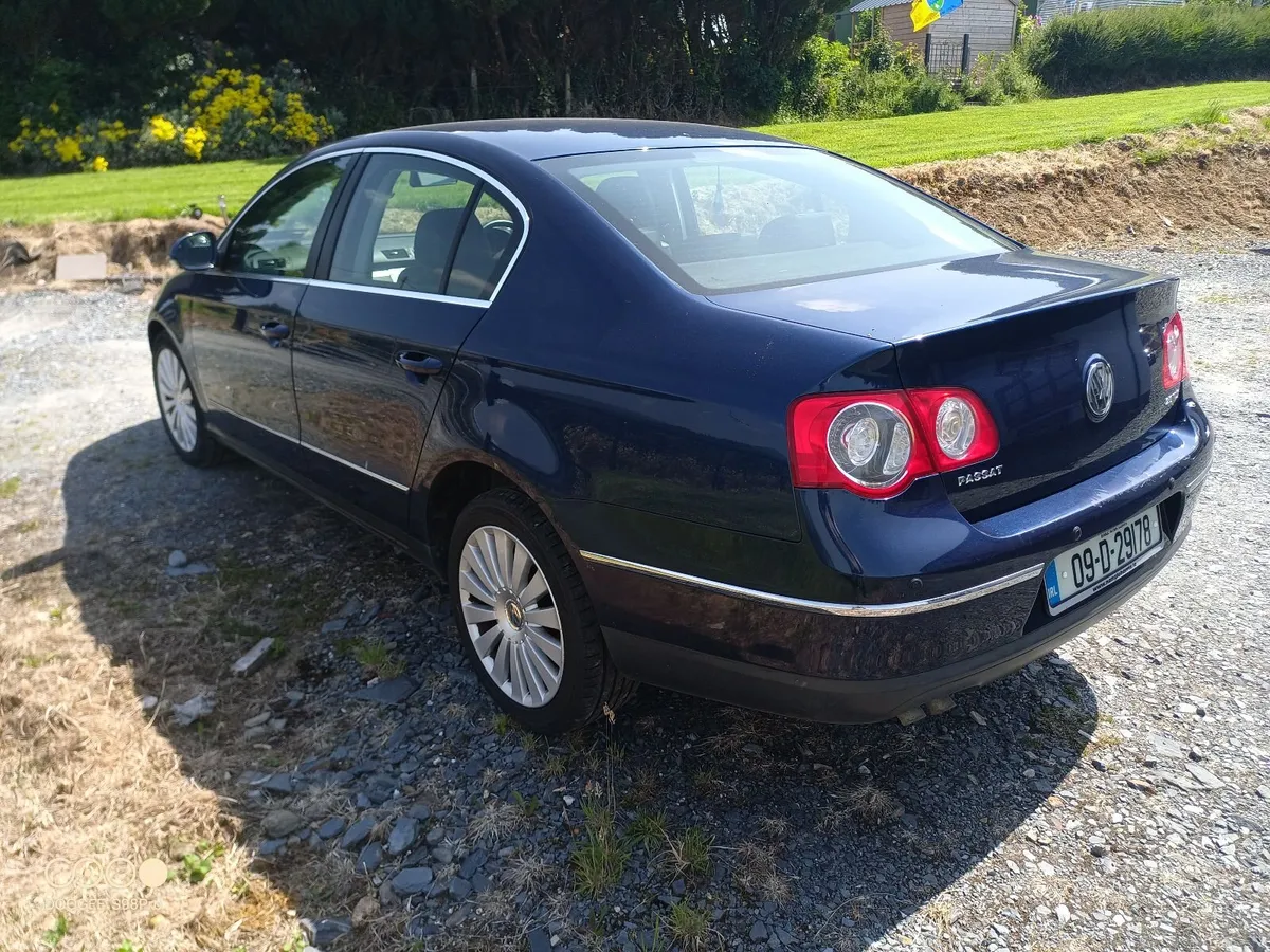 Volkswagen Passat 2009 - Image 3