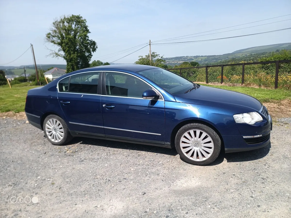 Volkswagen Passat 2009 - Image 1