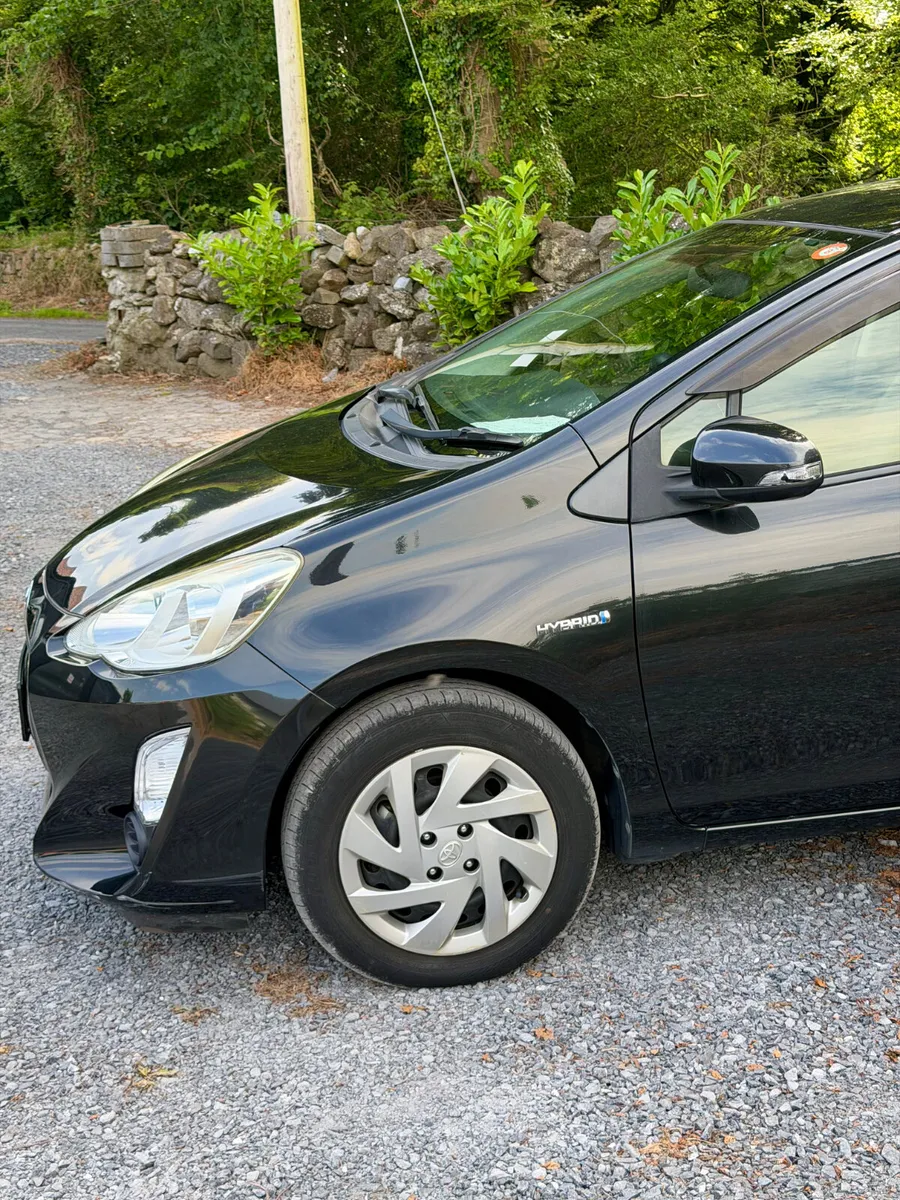 Toyota Aqua | 2015 | 64,000 KM | Auto | Hybrid - Image 4