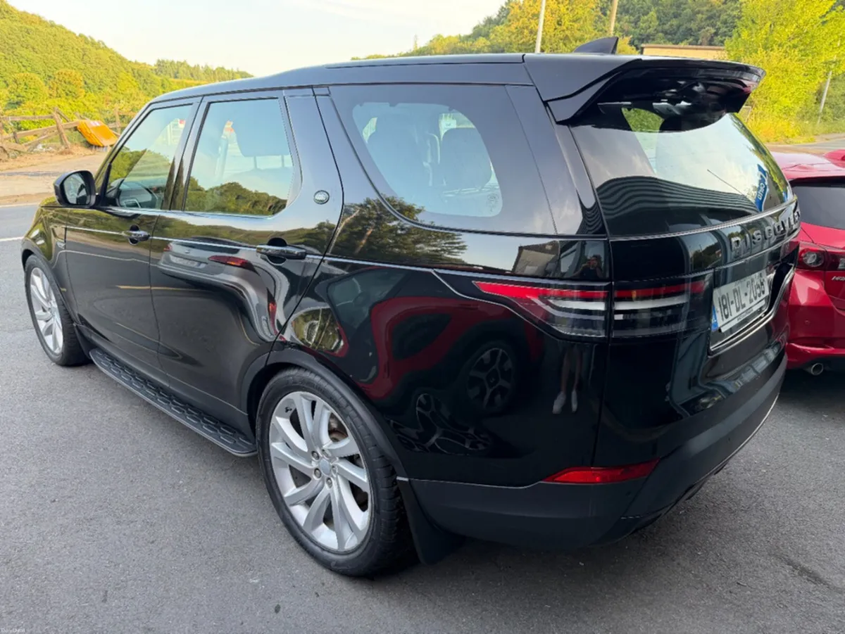 Land Rover Discovery 3.0 TDV6 SE 7 SEAT R-Dynamic - Image 6