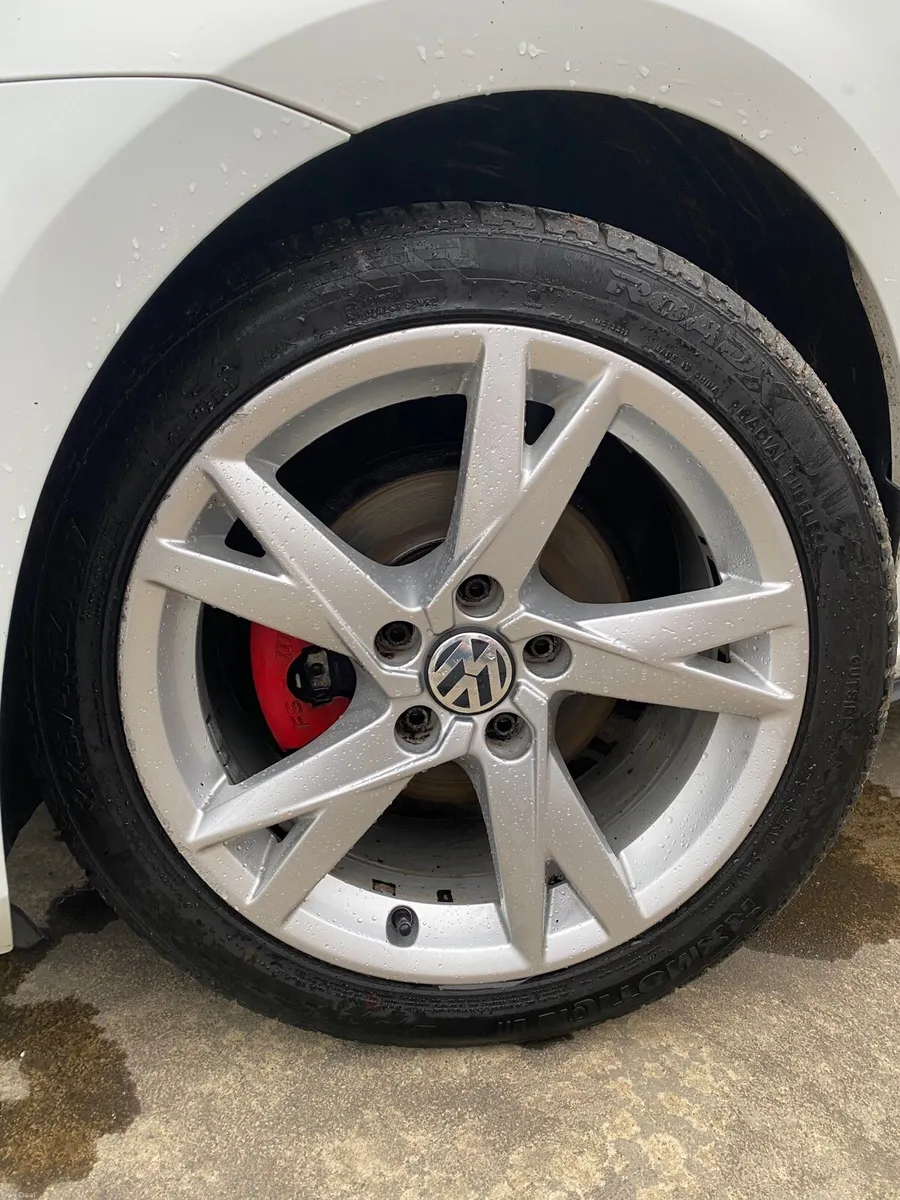 142 Volkswagen Golf TDI1.6 - Image 2