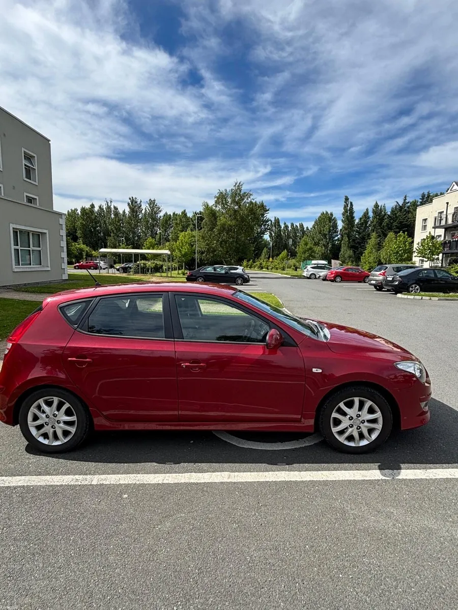 Hyundai i30 2011 - Image 1