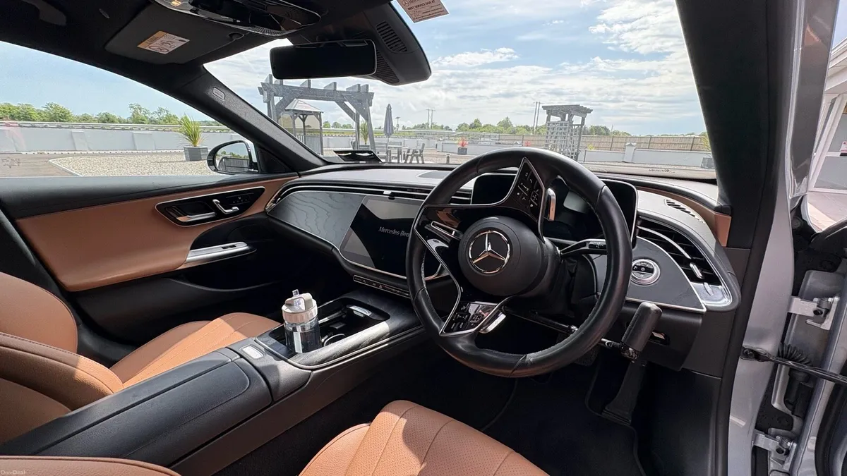 2024 Mercedes Benz E220d Hybrid - Advantgarde Plus - Image 6