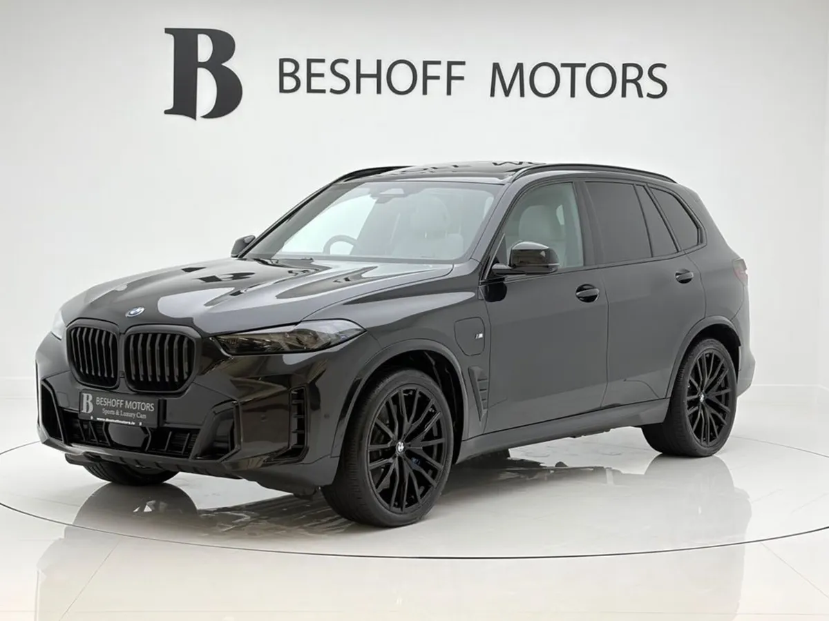 BMW X5 50e M-SPORT PRO X-DRIVE=PAN ROOF//LIGHT INT - Image 1