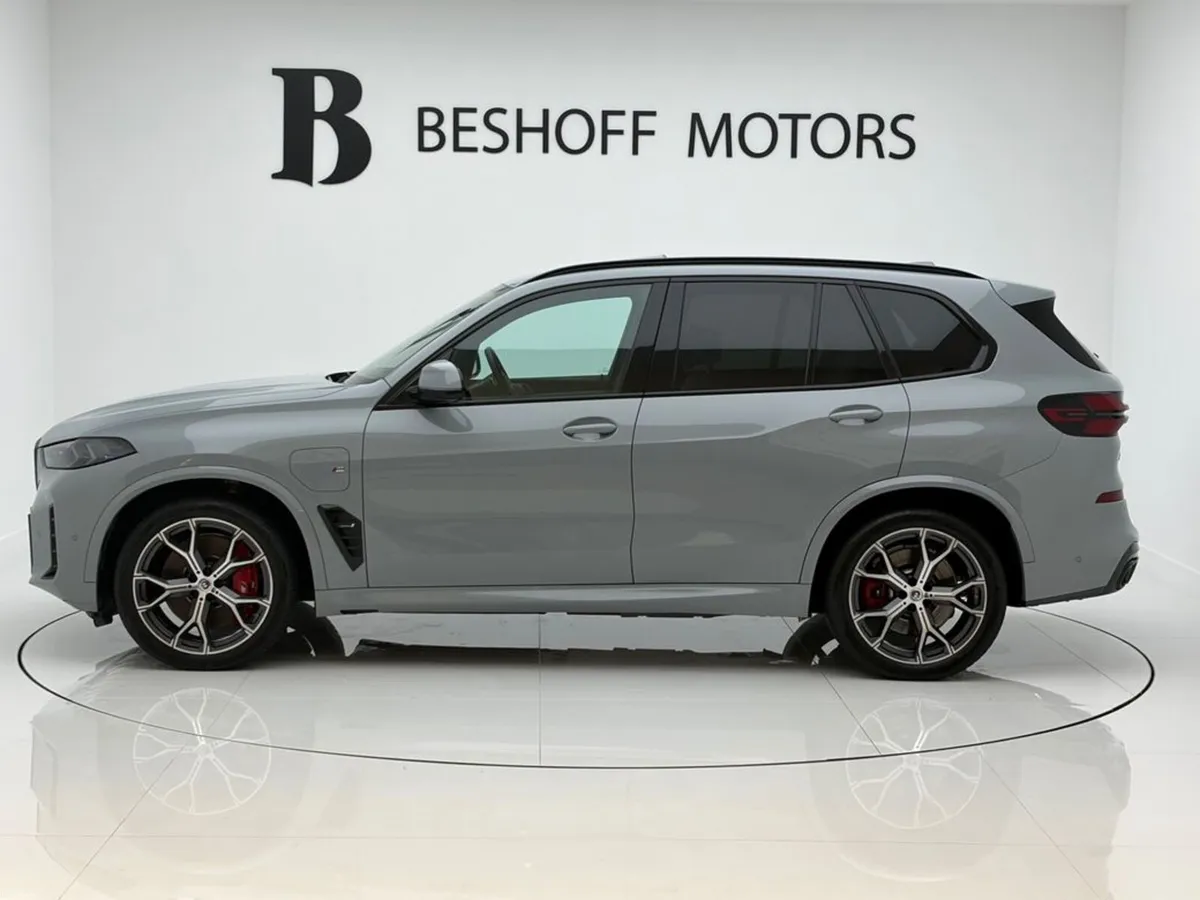 BMW X5 50e M-SPORT PRO X-DRIVE=PAN ROOF//HUGE SPEC - Image 2