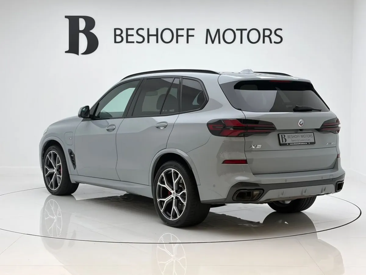 BMW X5 50e M-SPORT PRO X-DRIVE=PAN ROOF//HUGE SPEC - Image 3