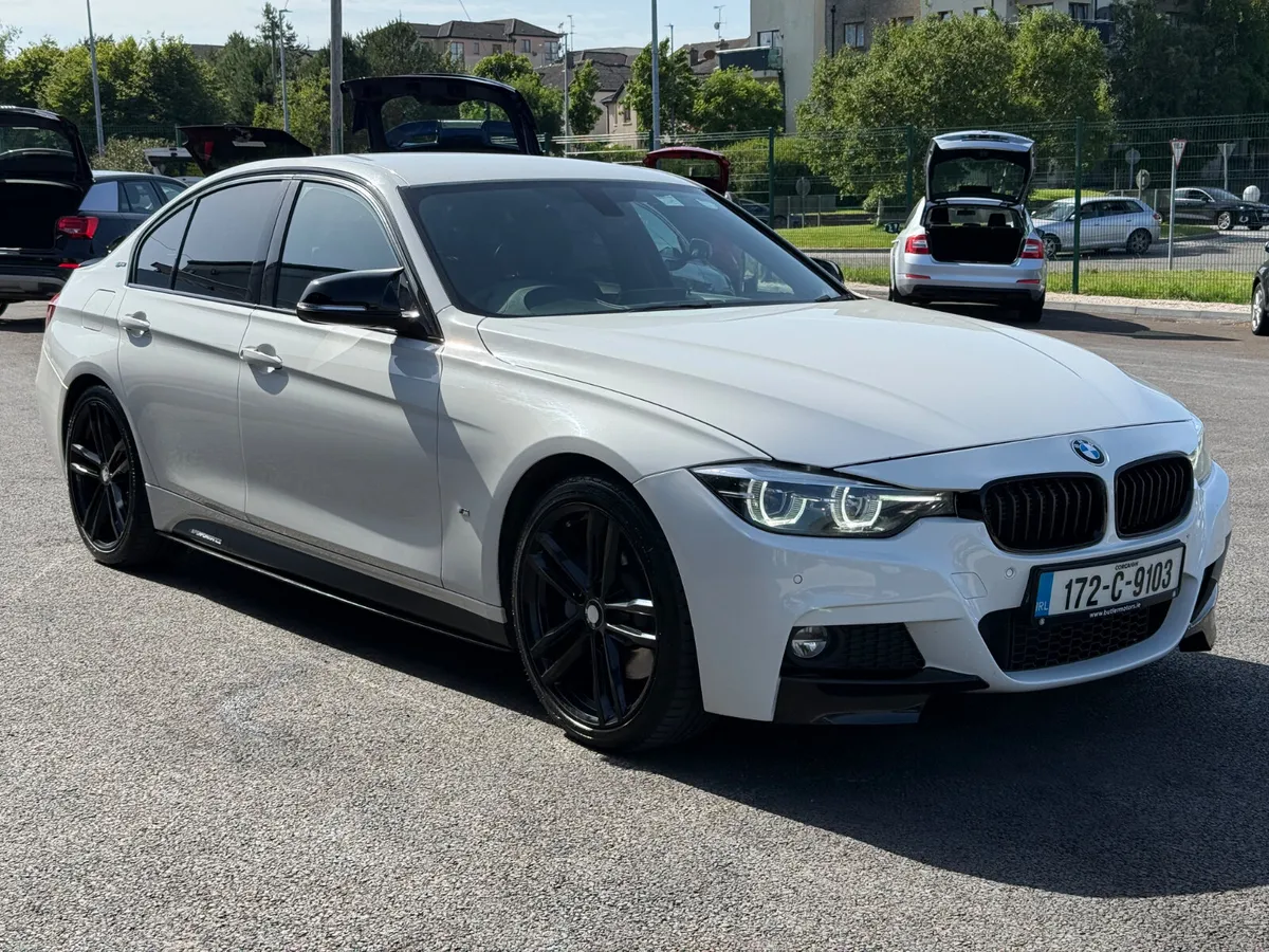 BMW 330e M-Sport Shadow Edition - Image 4