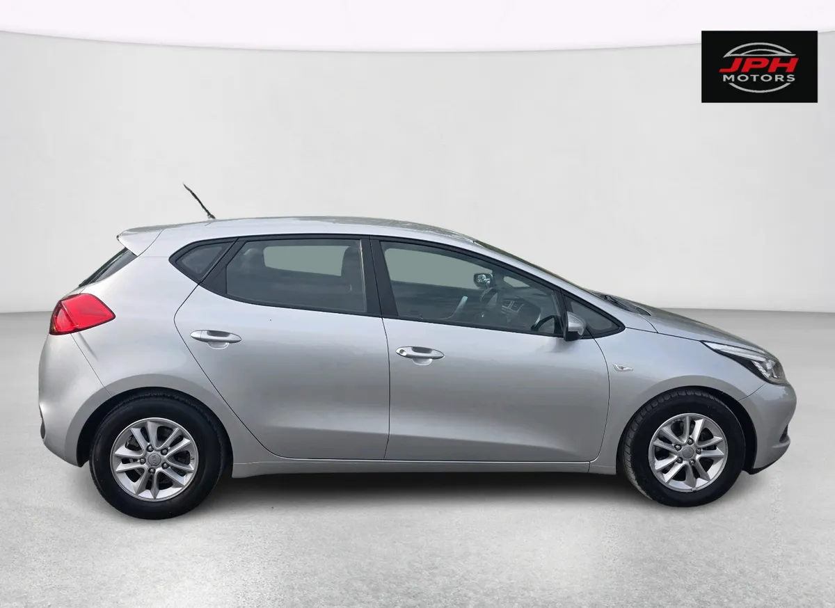 Kia Ceed EX 1.6 Diesel - Image 5