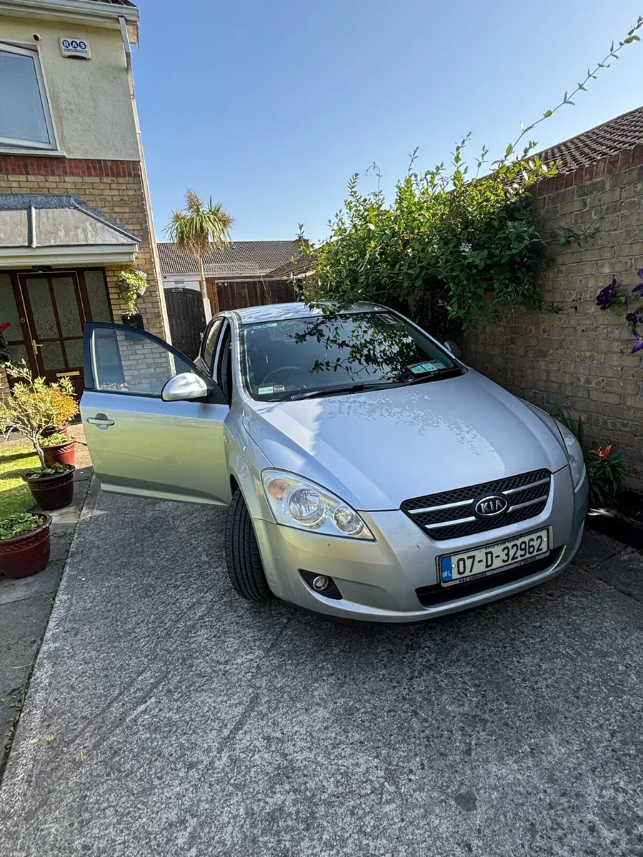 Kia ceed 1.4 petrol low kms - Image 1