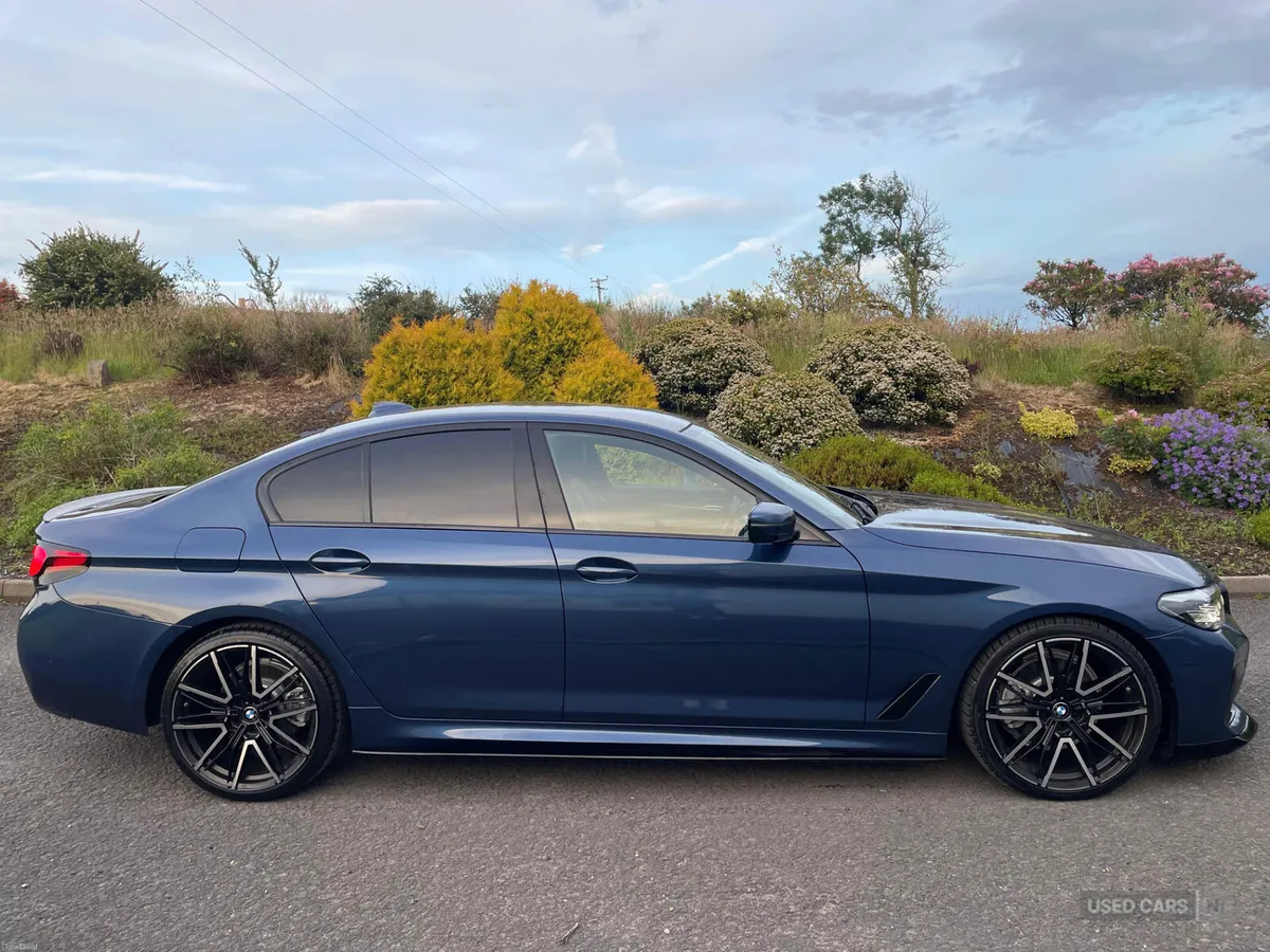 BMW 5-Series DIESEL SALOON - Image 4