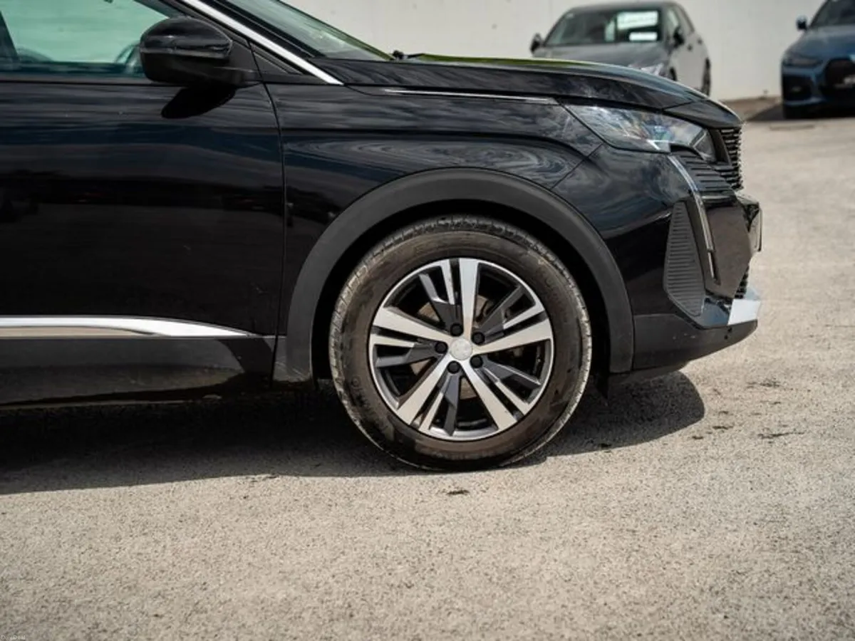 Peugeot 5008 FL Allure 1.5 Blue HDI 130 AUTO - Image 3