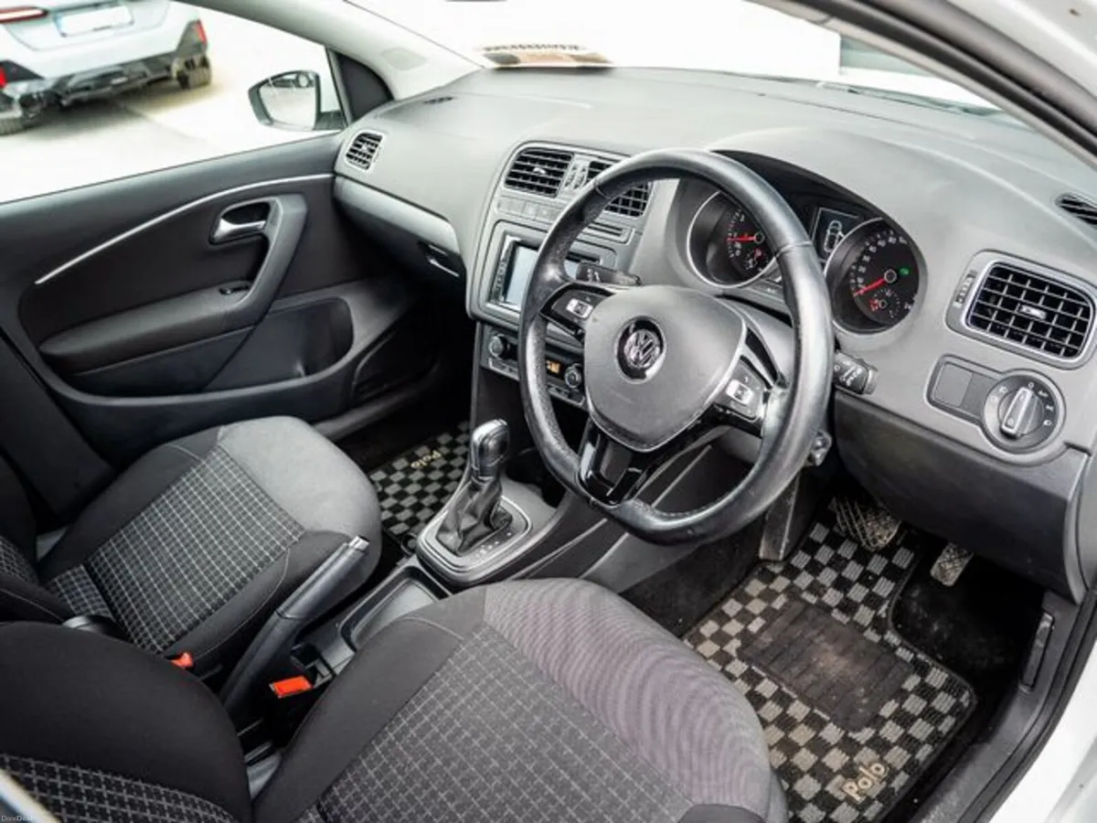 Volkswagen Polo 5DR Auto - Image 4