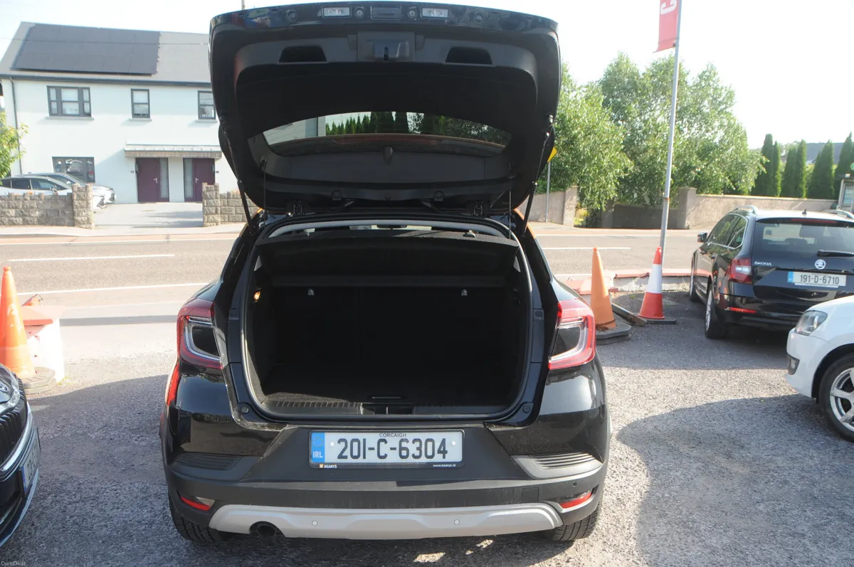 Renault Captur 2020 DIESEL  NEW  MODEL  LOW  MILES - Image 5