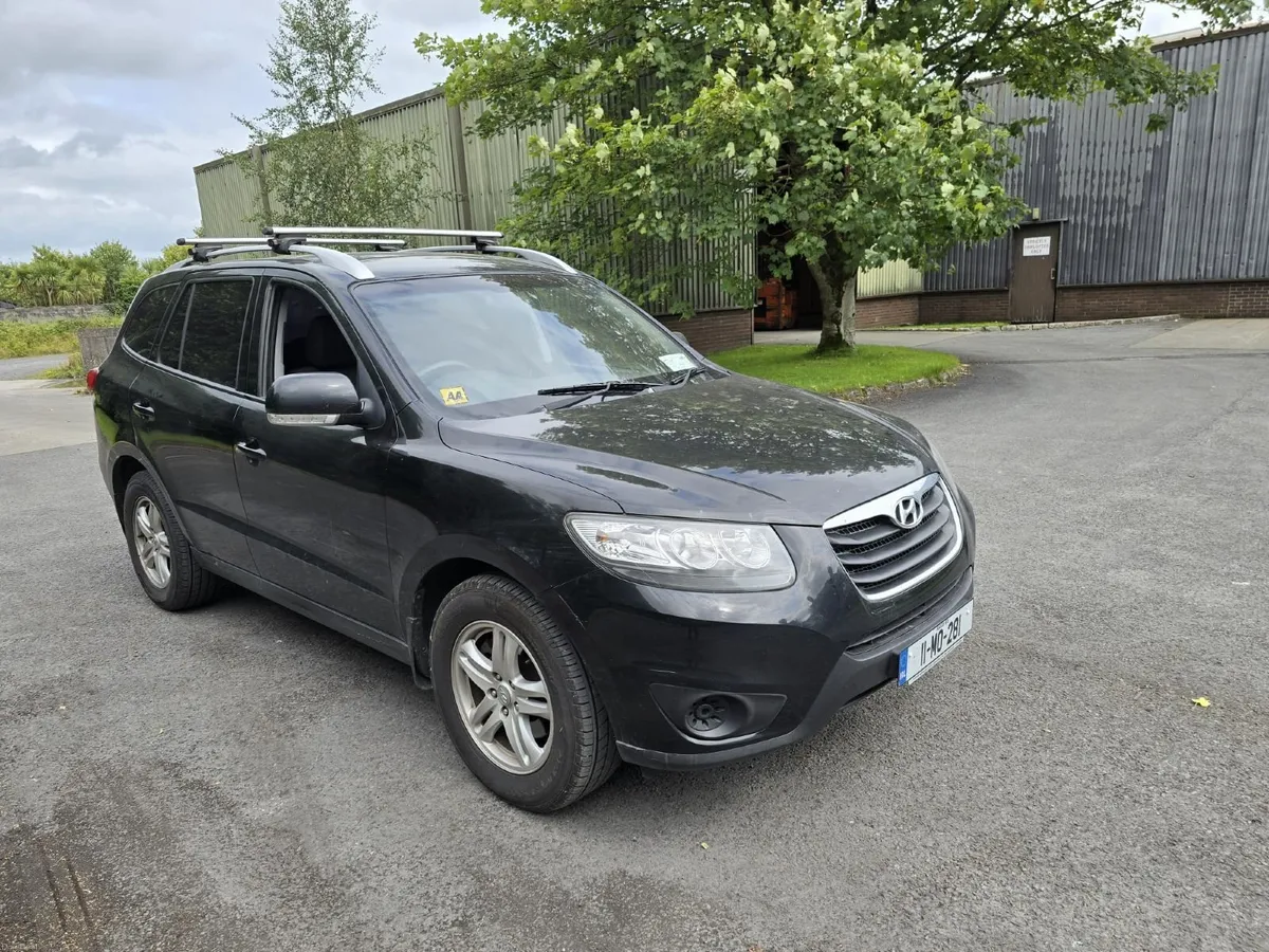 Hyundai Santa Fe 2011 - Image 3