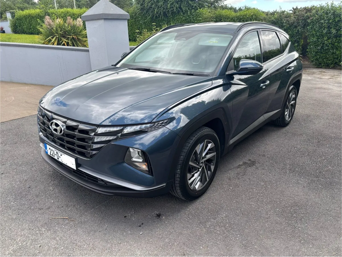 (221) Hyundai Tucson Executive 2022 - Image 2