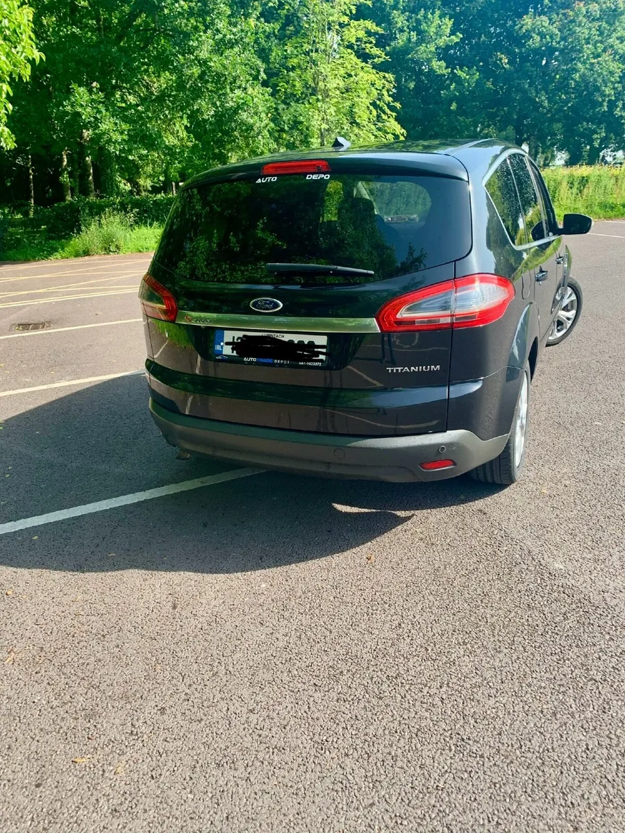 Ford S-Max 2013 - Image 2