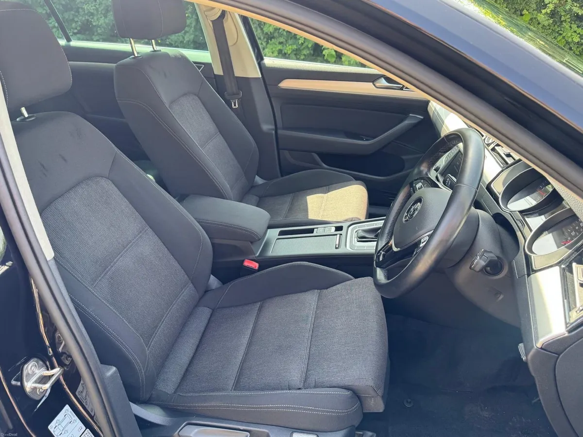 Volkswagen Passat Diesel Automatic - Image 6