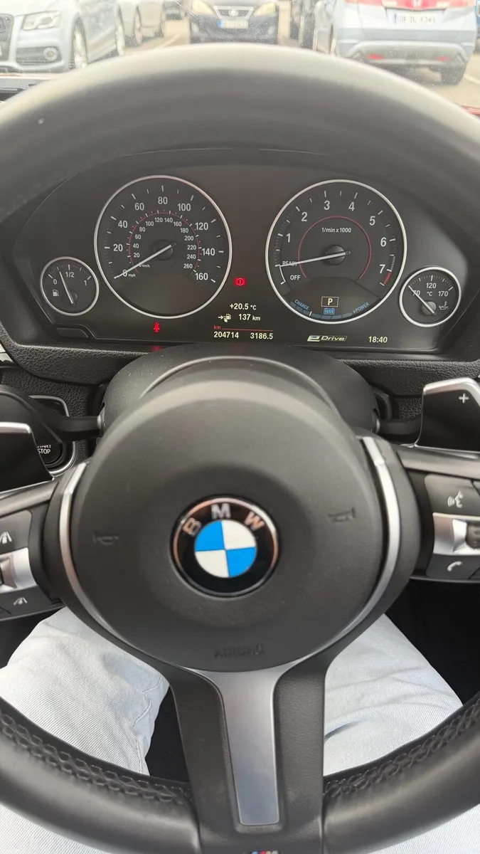 BMW 330e M Sport Shadow Edition - Image 3