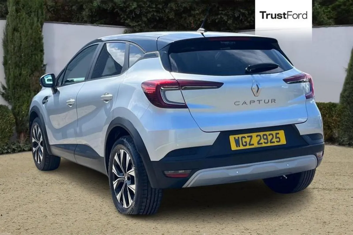 Renault Captur Limited - Image 2