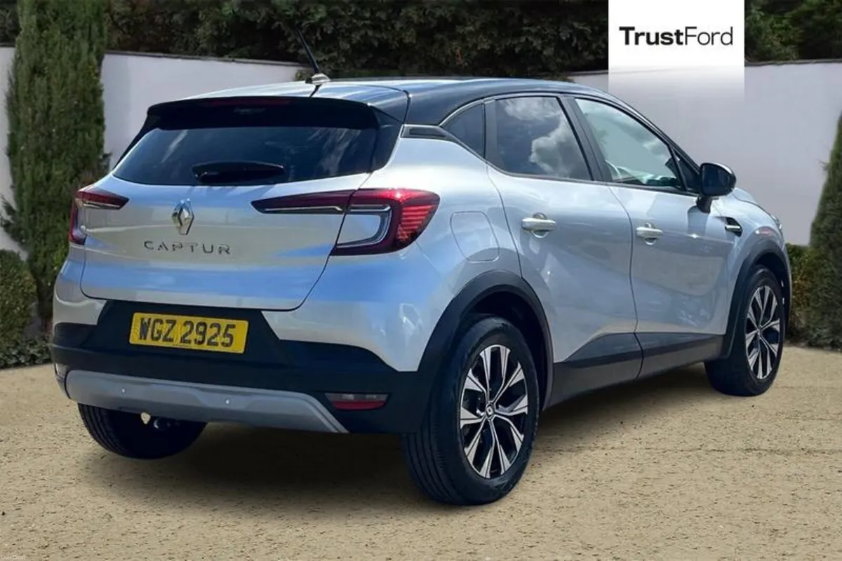 Renault Captur Limited - Image 4
