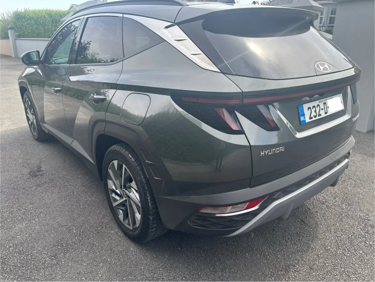 (232) Hyundai Tucson Executive Plus 2023 - Image 4