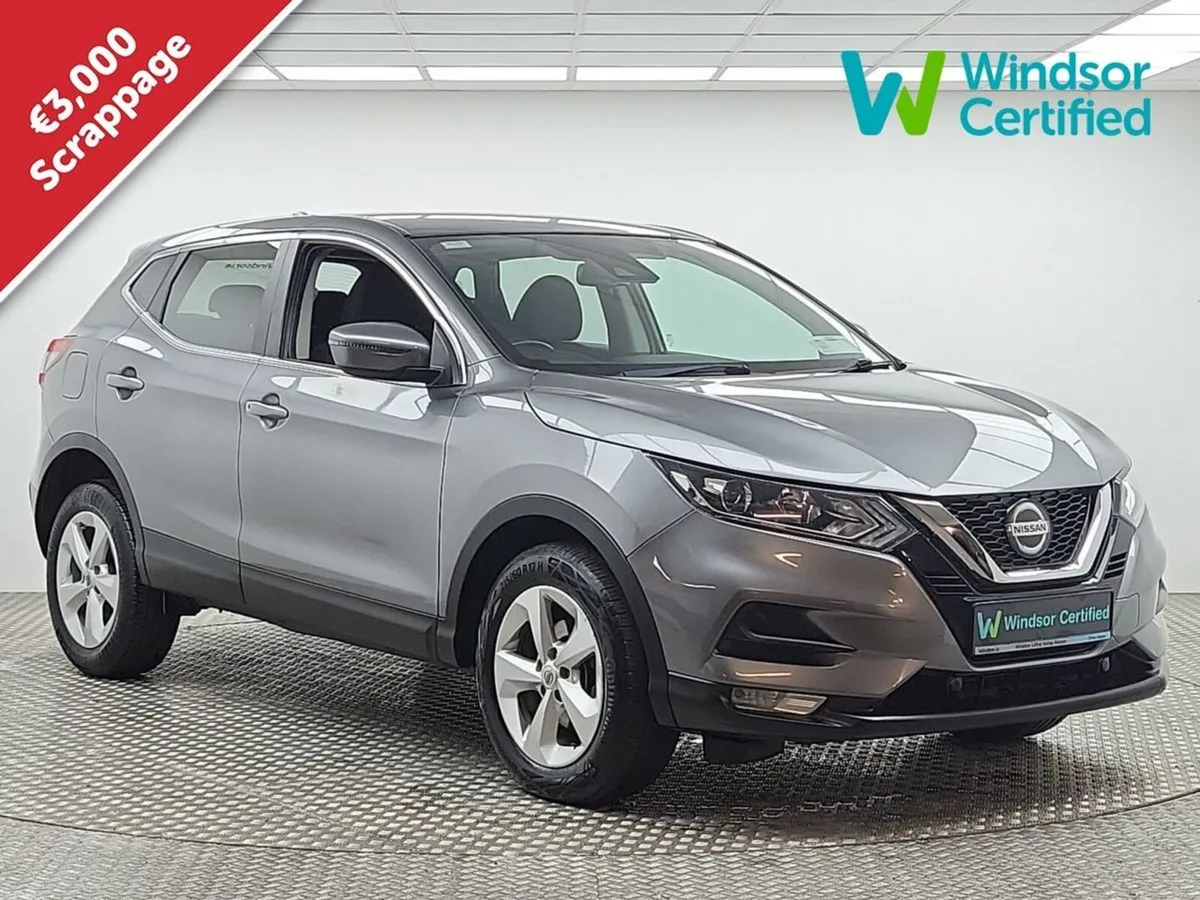 Nissan Qashqai 1.3 PET SV **Auto** - Image 1