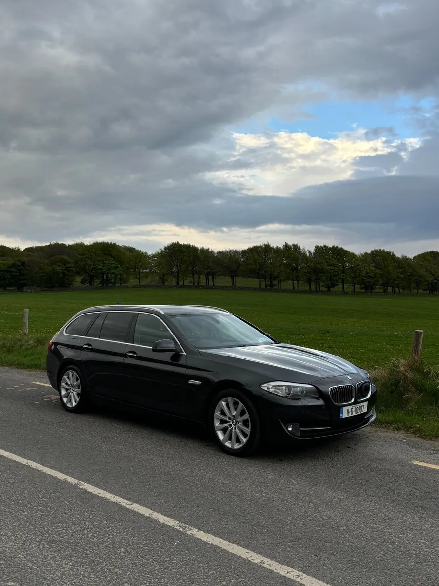 BMW 5-Series 2011 - Image 5